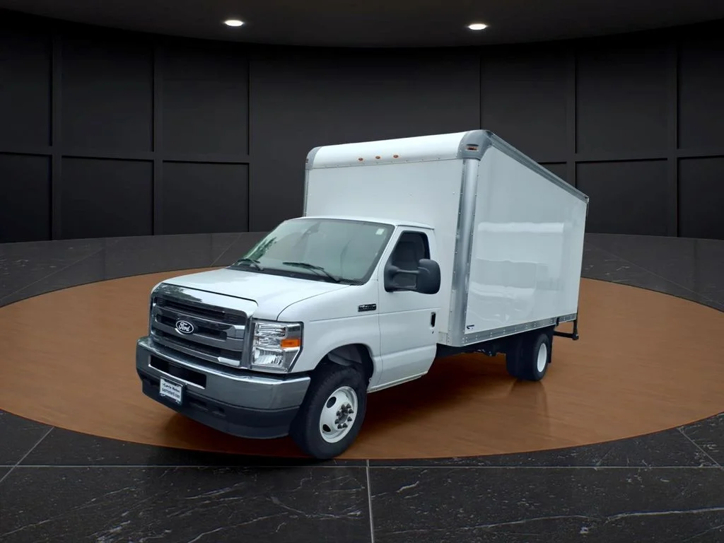 New 2026 Oxford White Ford 16FT BOX TRUCK image 3