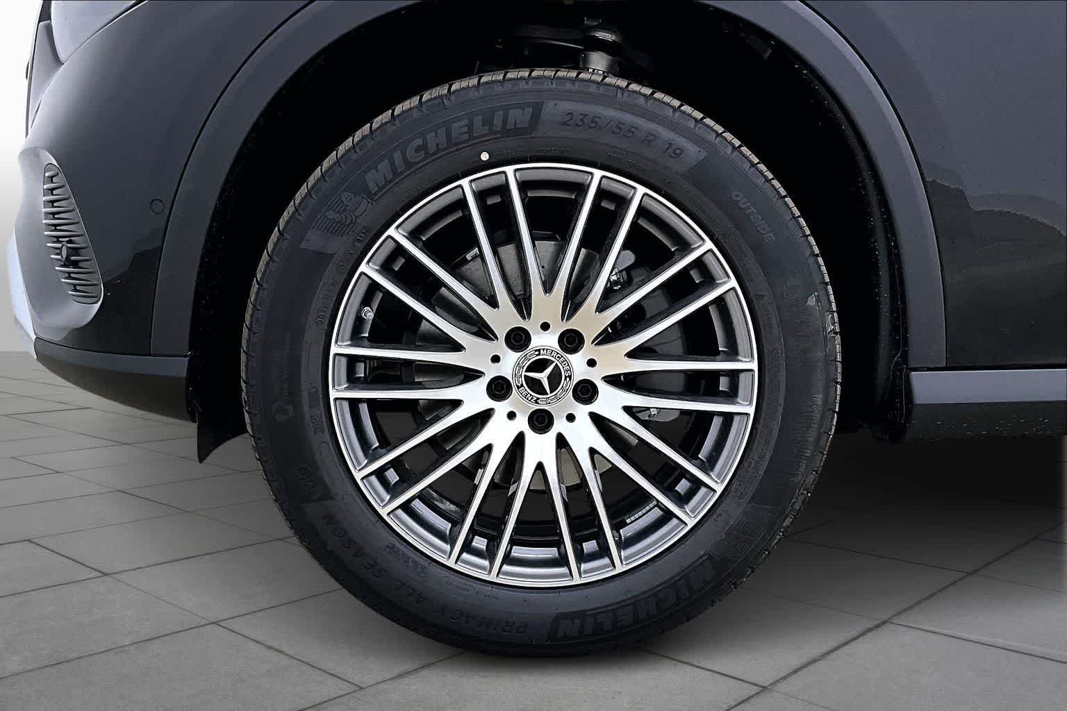 New 2026 Black Mercedes-Benz GLC 300 image 11