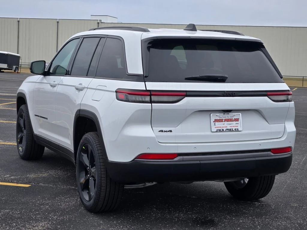 New 2026 Bright White Clear-Coat Exterior Paint Jeep Limited image 14