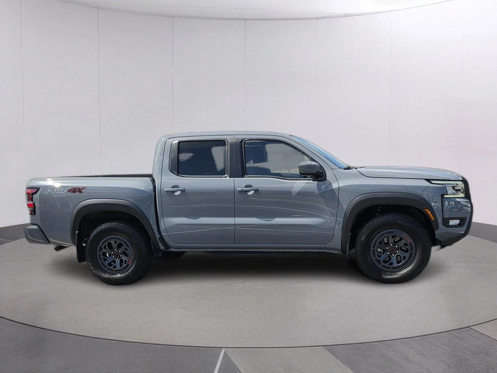 Used 2025 Boulder Gray Pearl Nissan PRO-4X image 6
