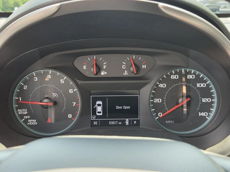 Used 2024 Summit White CHEVROLET LT image 27