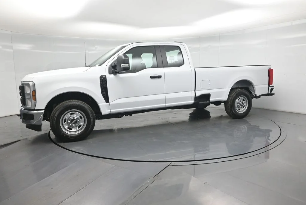 New 2027 Oxford White Ford XL image 24