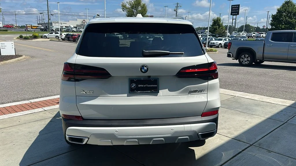 Used 2026 White BMW xDrive40i image 5