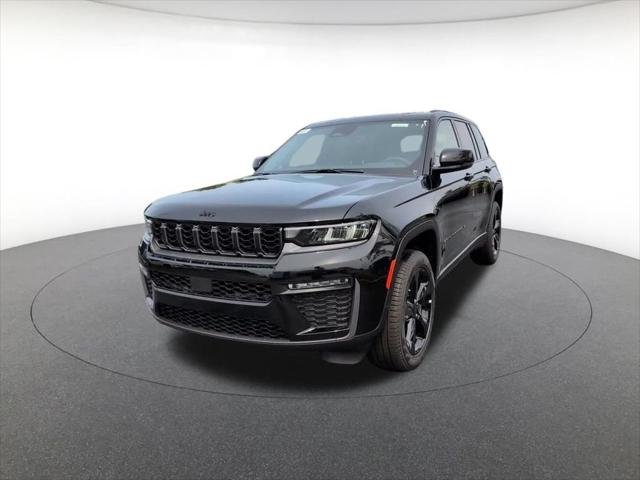 New 2026 Diamond Black Crystal Pearlcoat Jeep Limited image 12