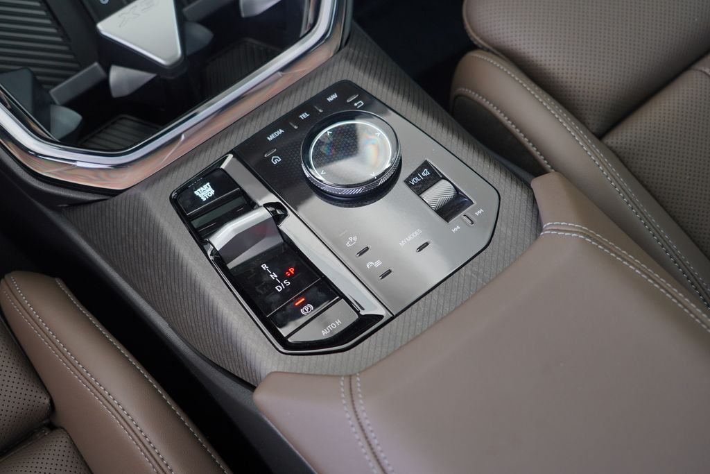 New 2026 Mineral White Metallic BMW 30 xDrive image 25