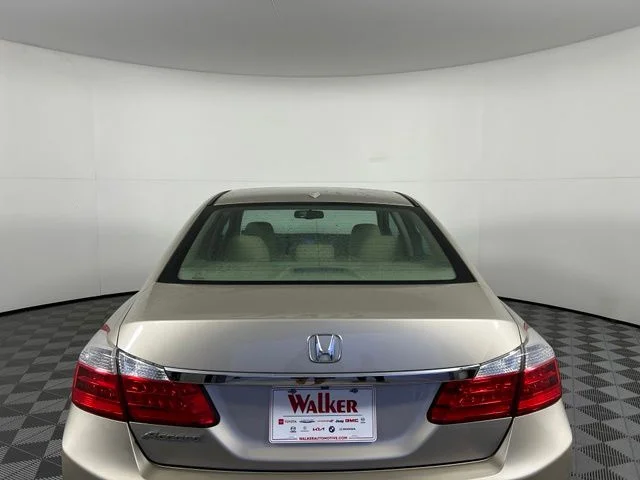 Used 2015 Champagne Frost Pearl Honda EX-L image 6