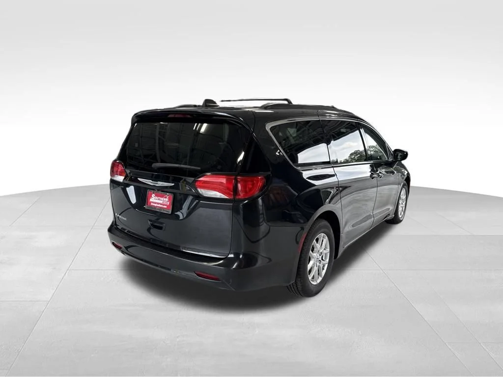 Used 2021 Black Chrysler LXI image 5