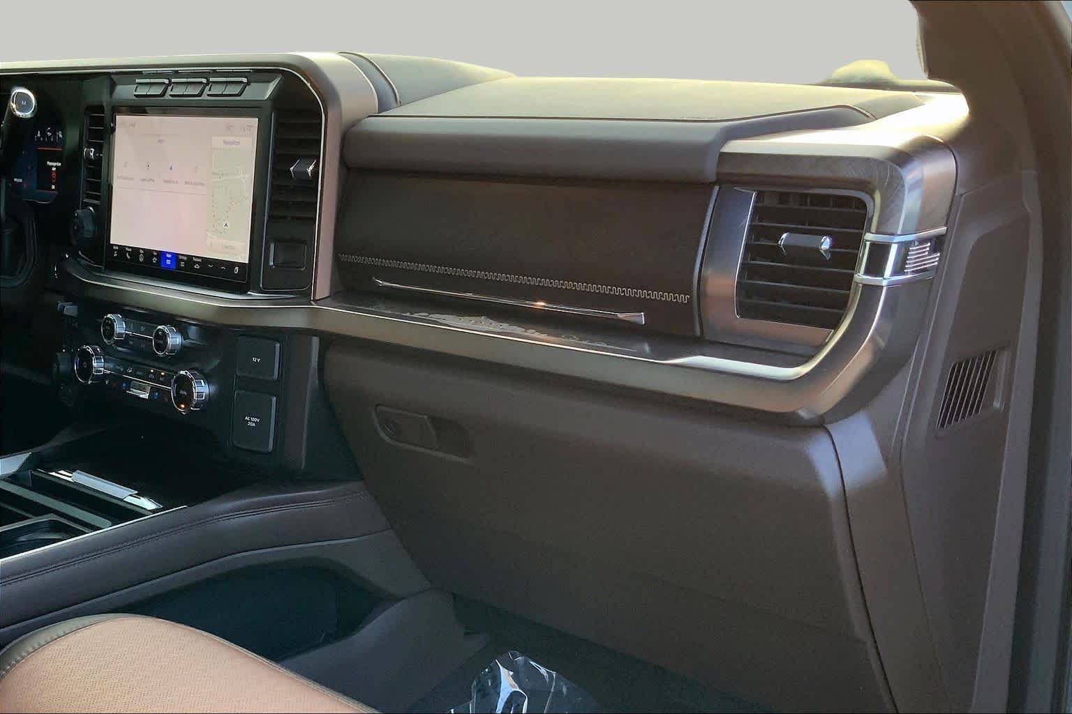 Used 2023 Star White Metallic Tri-Coat Ford King Ranch image 18