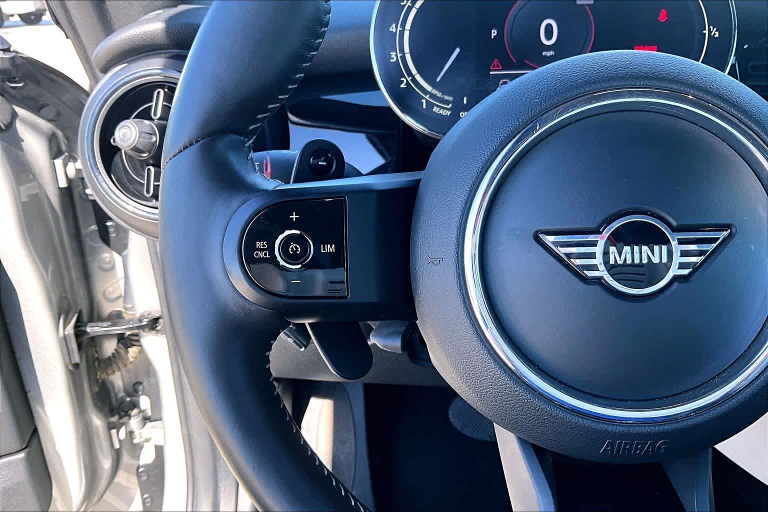 Used 2024 Melting Silver III Metallic MINI Cooper S image 17