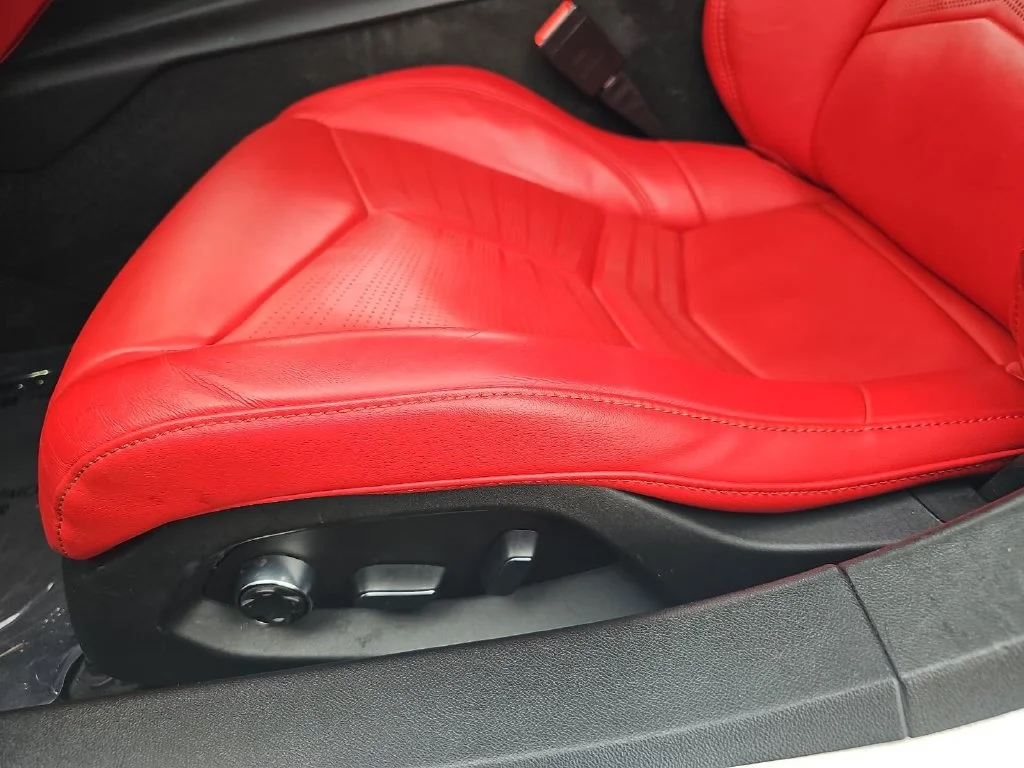 Used 2022 White Chevrolet Stingray image 29