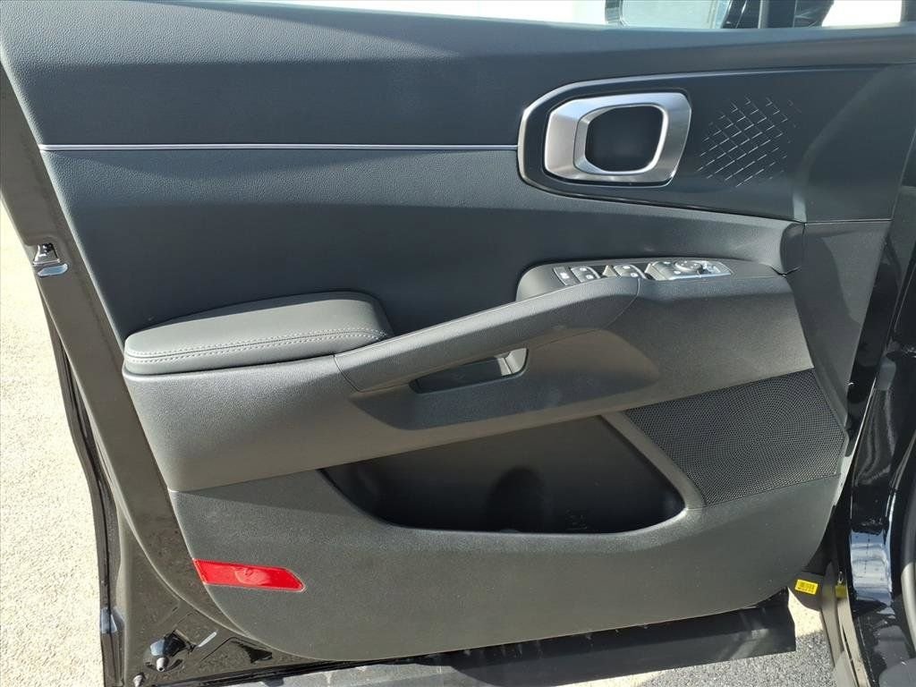 2026 Kia Sorento EX Hybrid - Photo 11