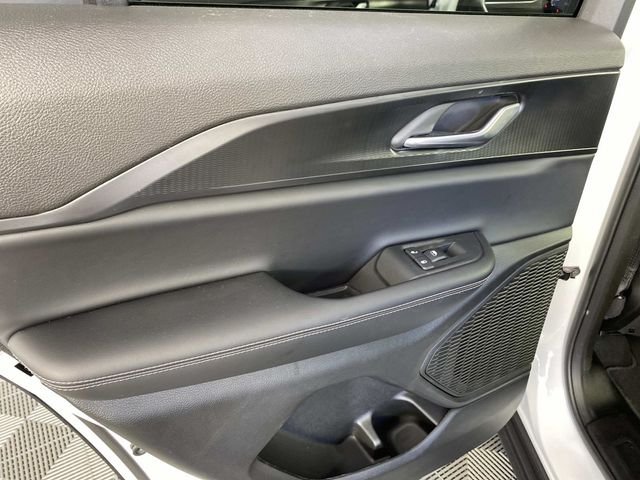 Used 2025 White Jeep Altitude X image 25