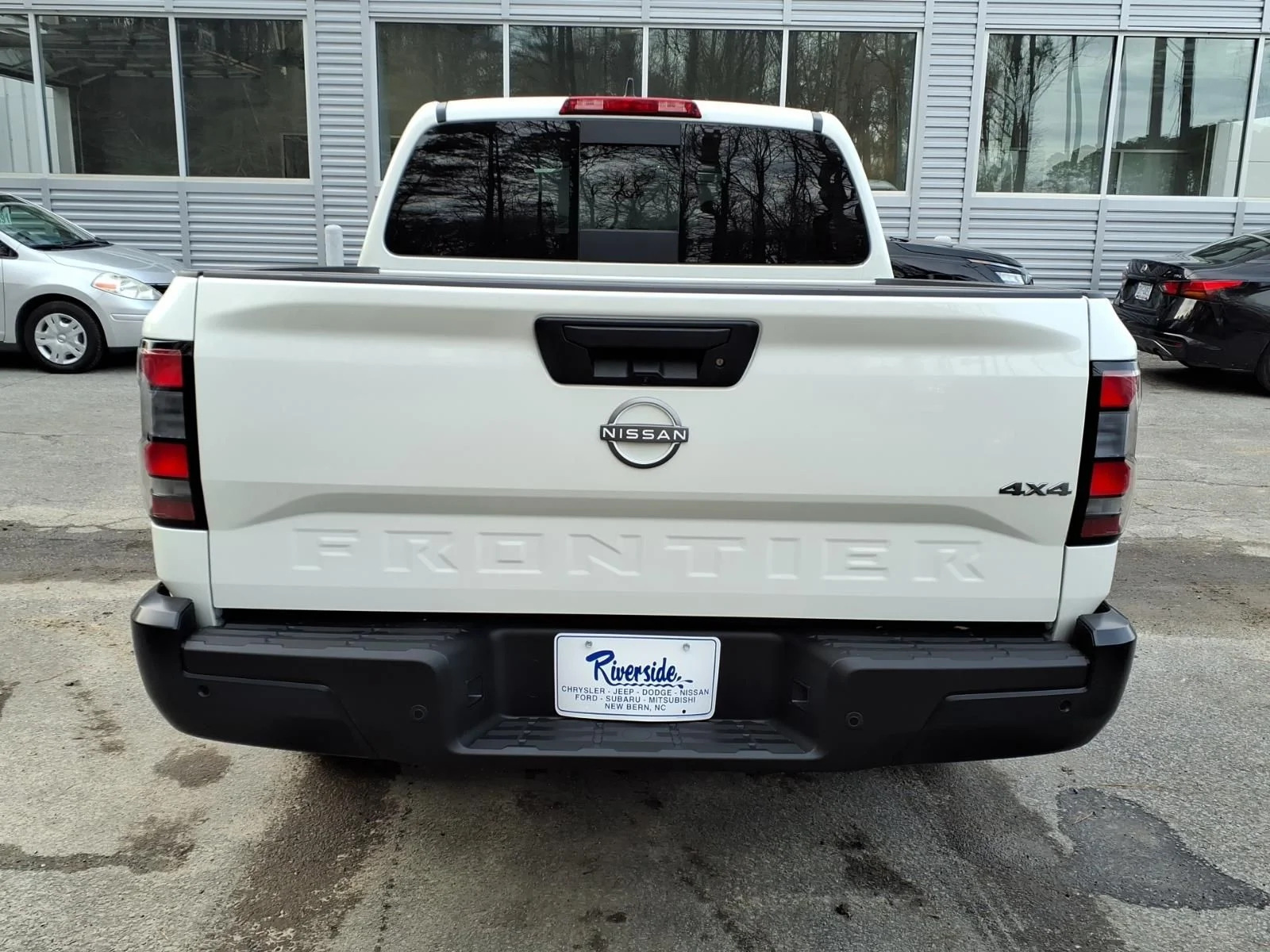 New 2026 Glacier White Nissan Crew Cab S image 2