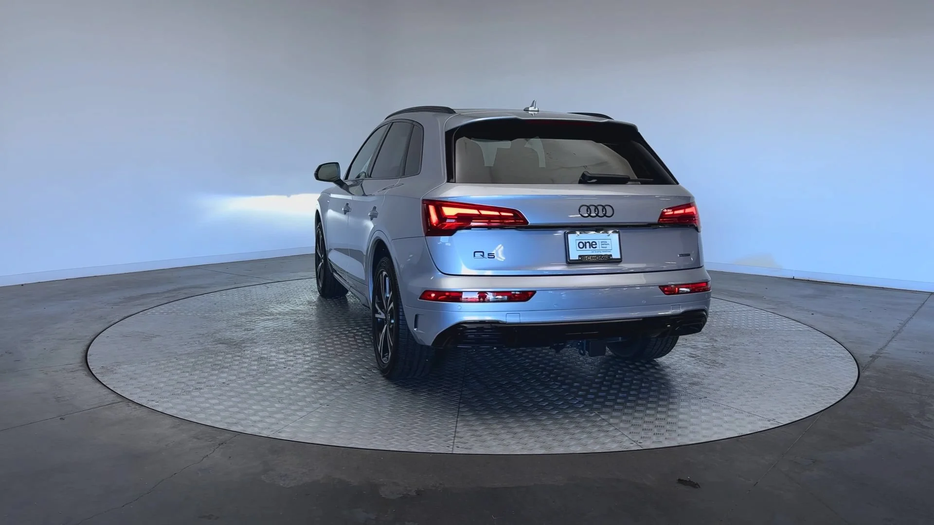 Used 2025 Florett Silver Metallic Audi S line Premium Plus image 7