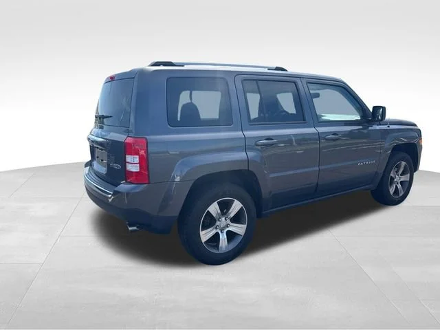 Used 2017 Gray Jeep High Altitude 4x4 image 6