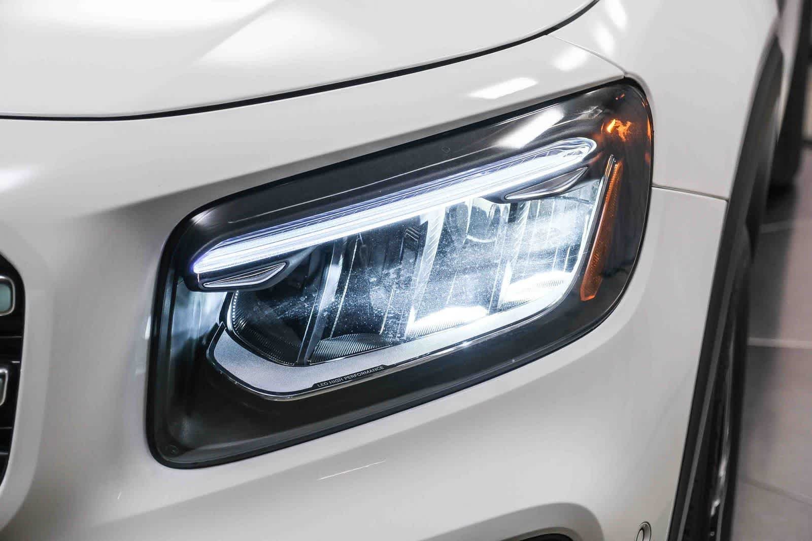 New 2026 Polar White Mercedes-Benz GLB 250 image 53
