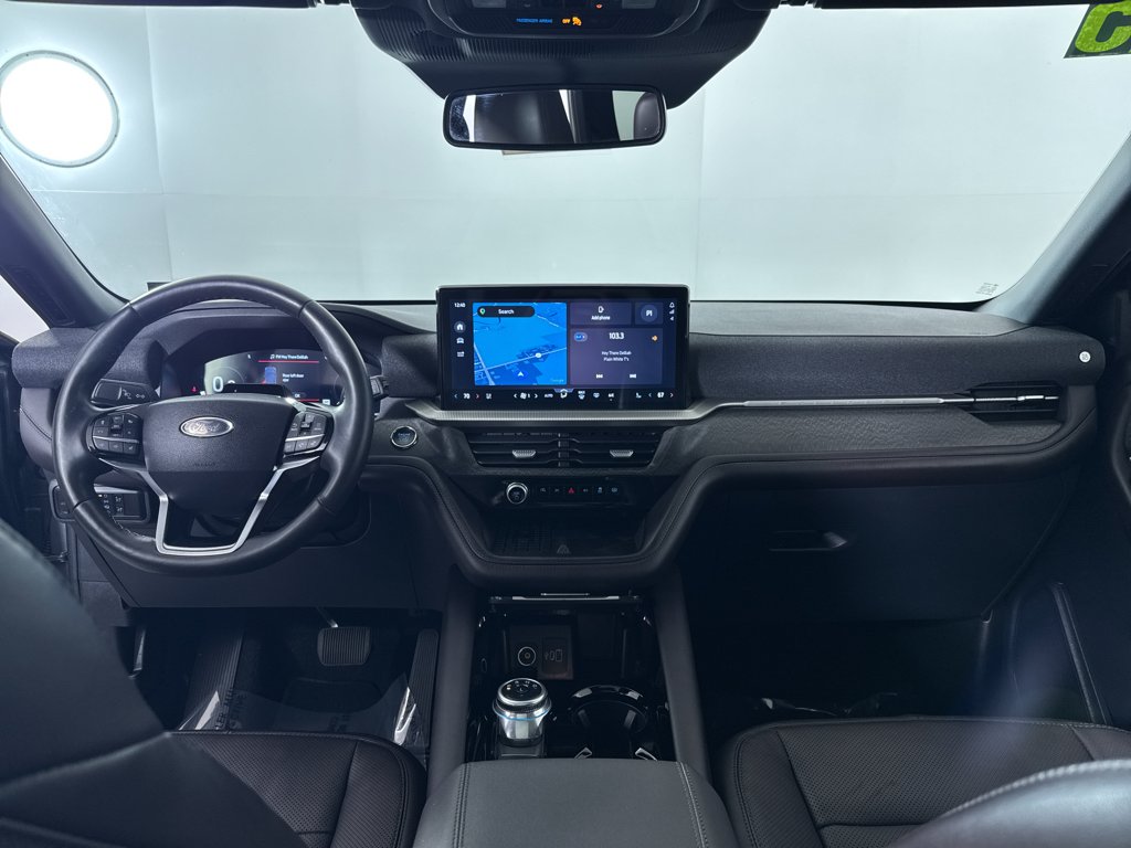 Used 2025 Carbonized Gray Metallic Ford Platinum image 3