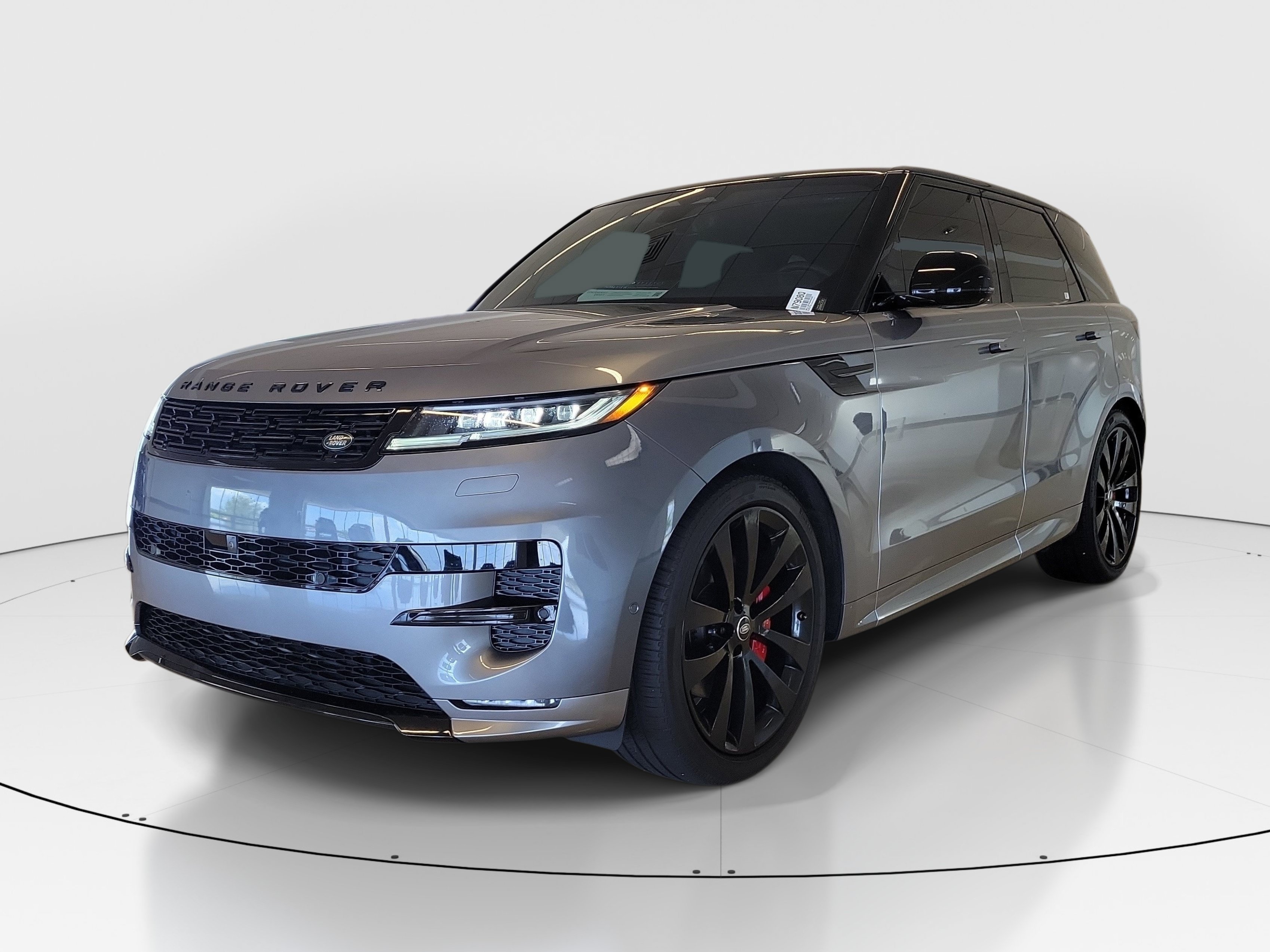Used 2025 Eiger Grey Metallic Land Rover Dynamic SE image 5