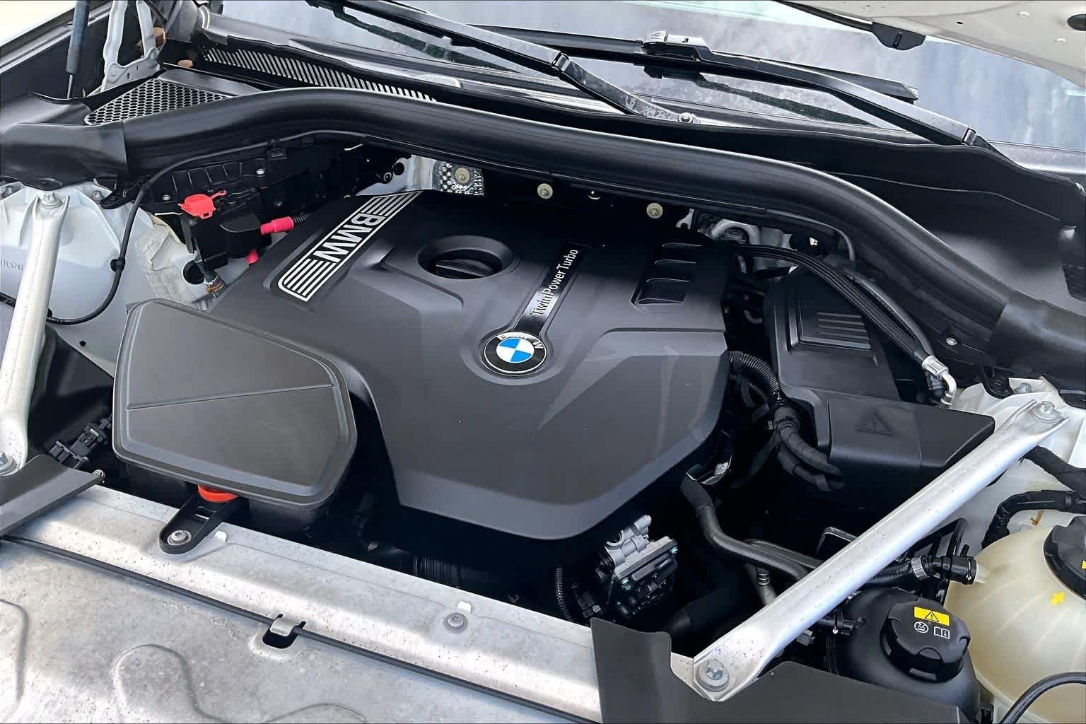 Used 2019 Alpine White BMW sDrive30i image 31