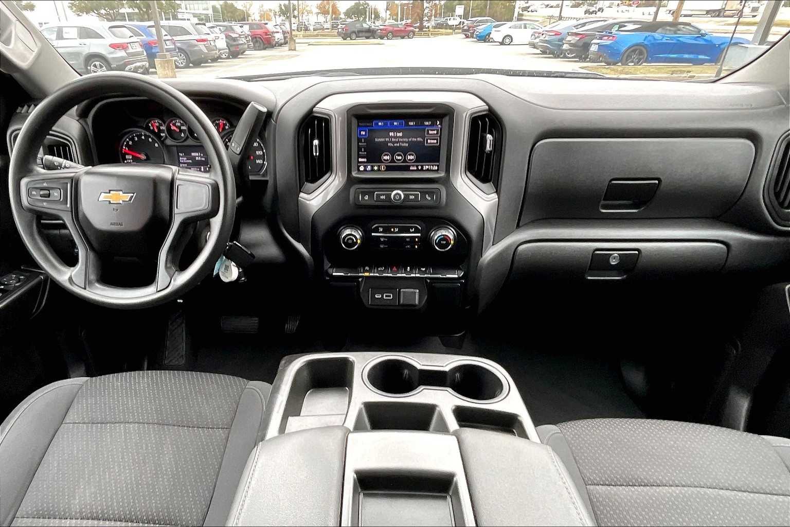 Used 2022 Silver Ice Metallic Chevrolet Custom image 15