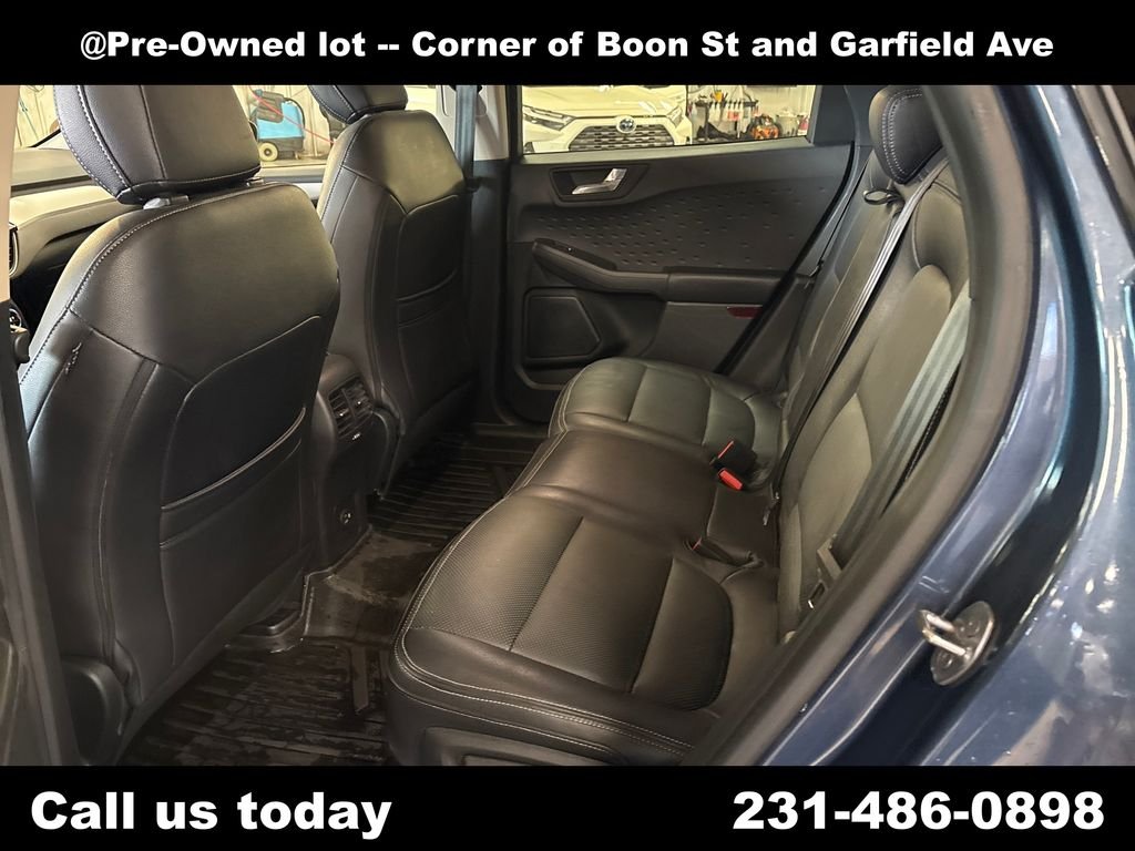 Used 2020 Blue Ford SE Sport image 27