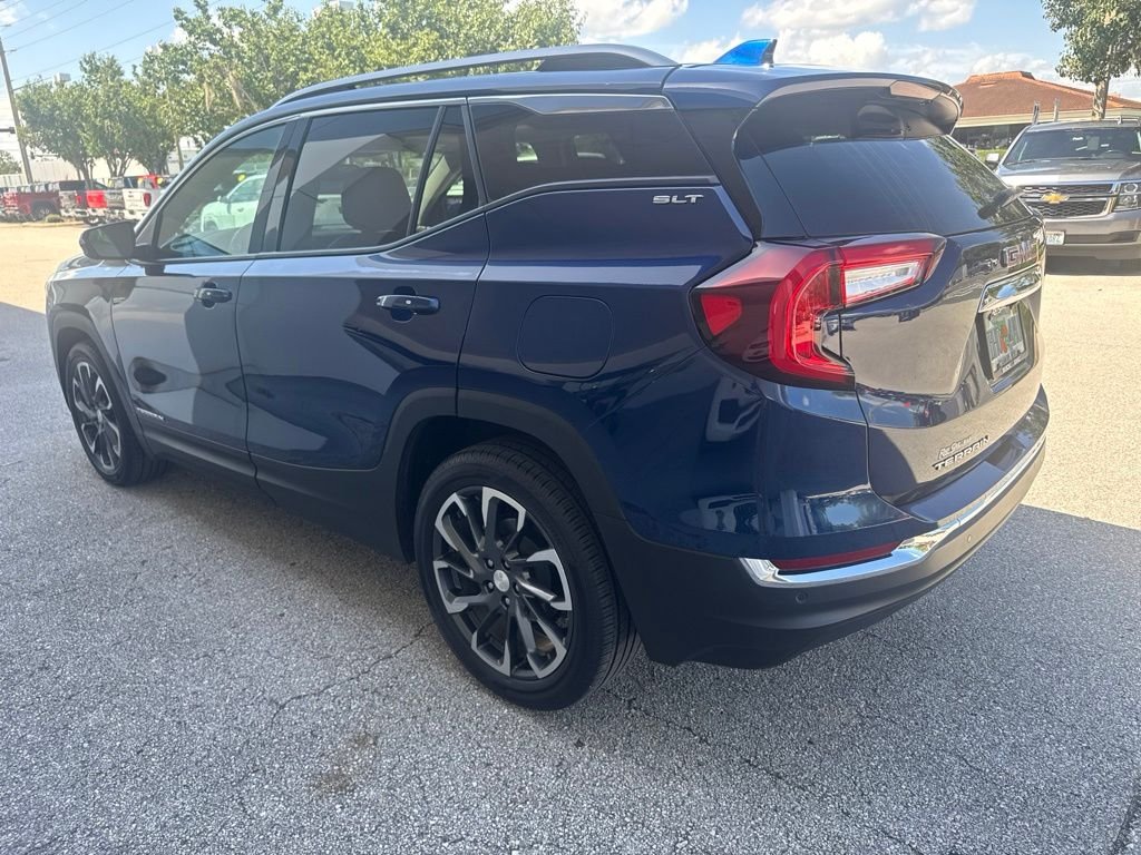 Used 2022  GMC SLT image 4