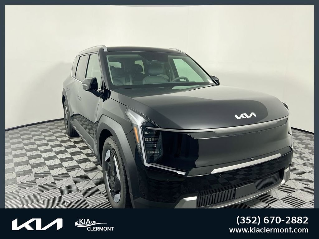 New 2026 Ebony Black Kia Wind AWD image 1