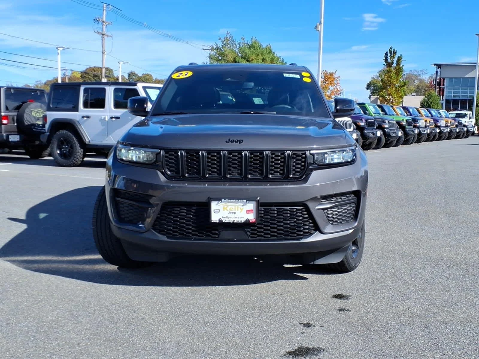 Used 2023 Baltic Gray Metallic Clearcoat Jeep Altitude image 3