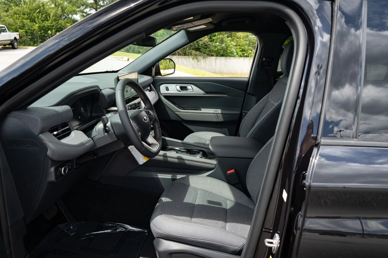 New 2027 Agate Black Metallic Ford Active image 14