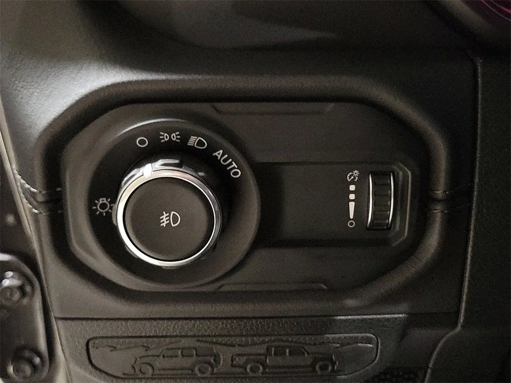 2025 Jeep Wrangler 4-Door Sahara - Photo 10