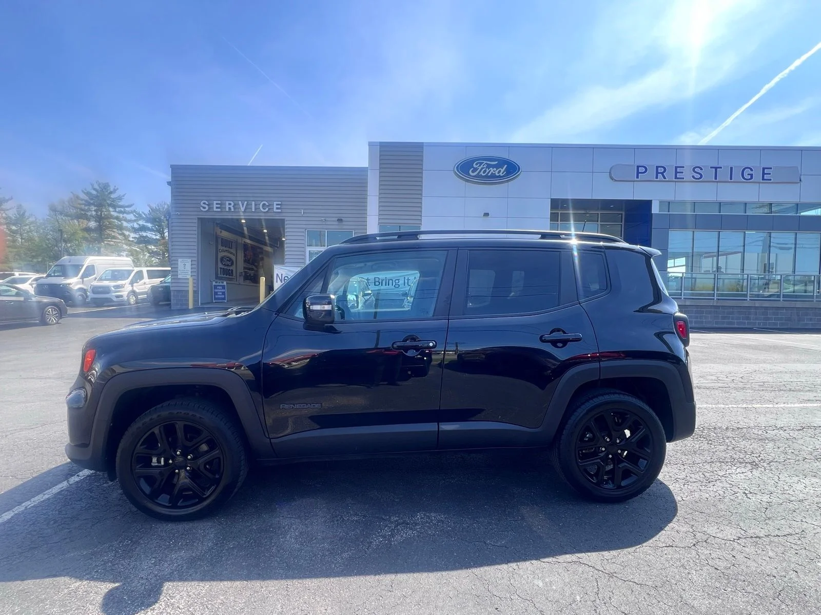 Used 2023 Black Clearcoat Jeep Altitude image 5