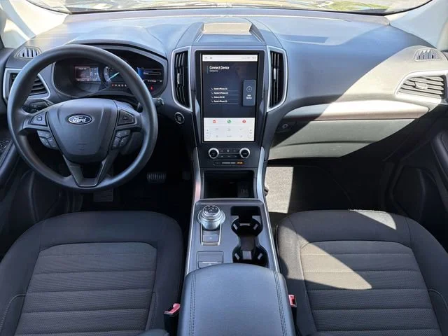 Used 2022 Black Ford SE image 12
