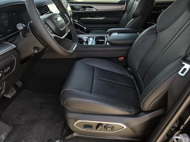 New 2026 High Gloss Black Exterior Paint Jeep Limited Altitude image 15