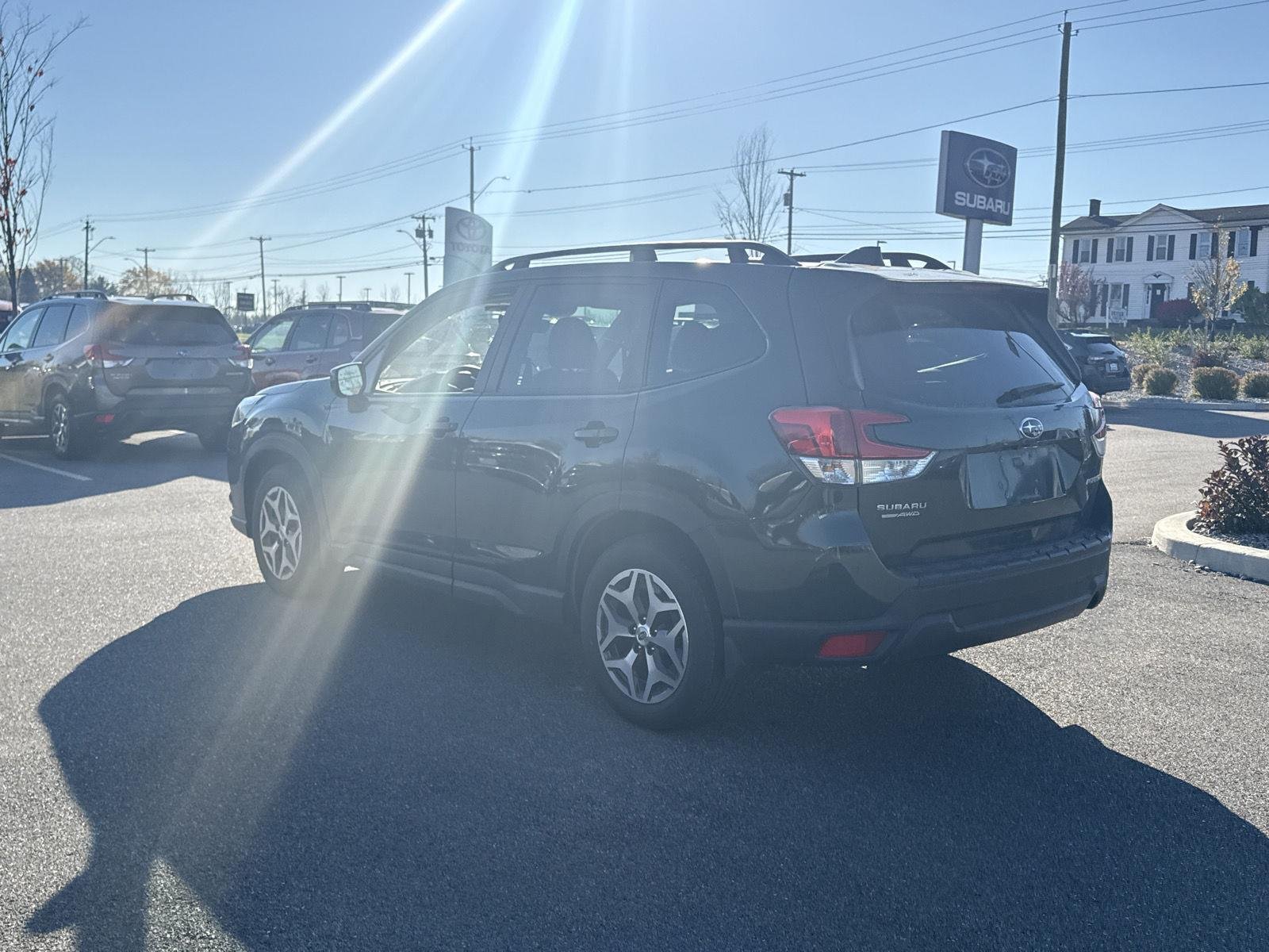 Used 2024 Cascade Green Silica Subaru Premium image 7