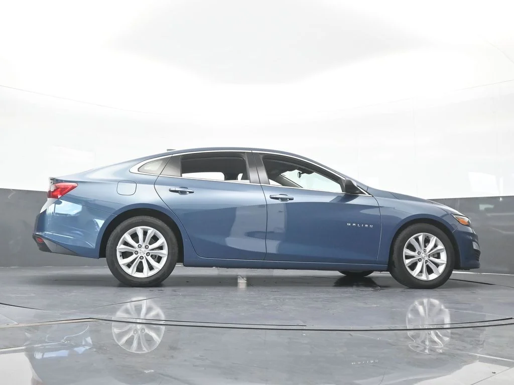 Used 2025 Lakeshore Blue Metallic Chevrolet LT image 58
