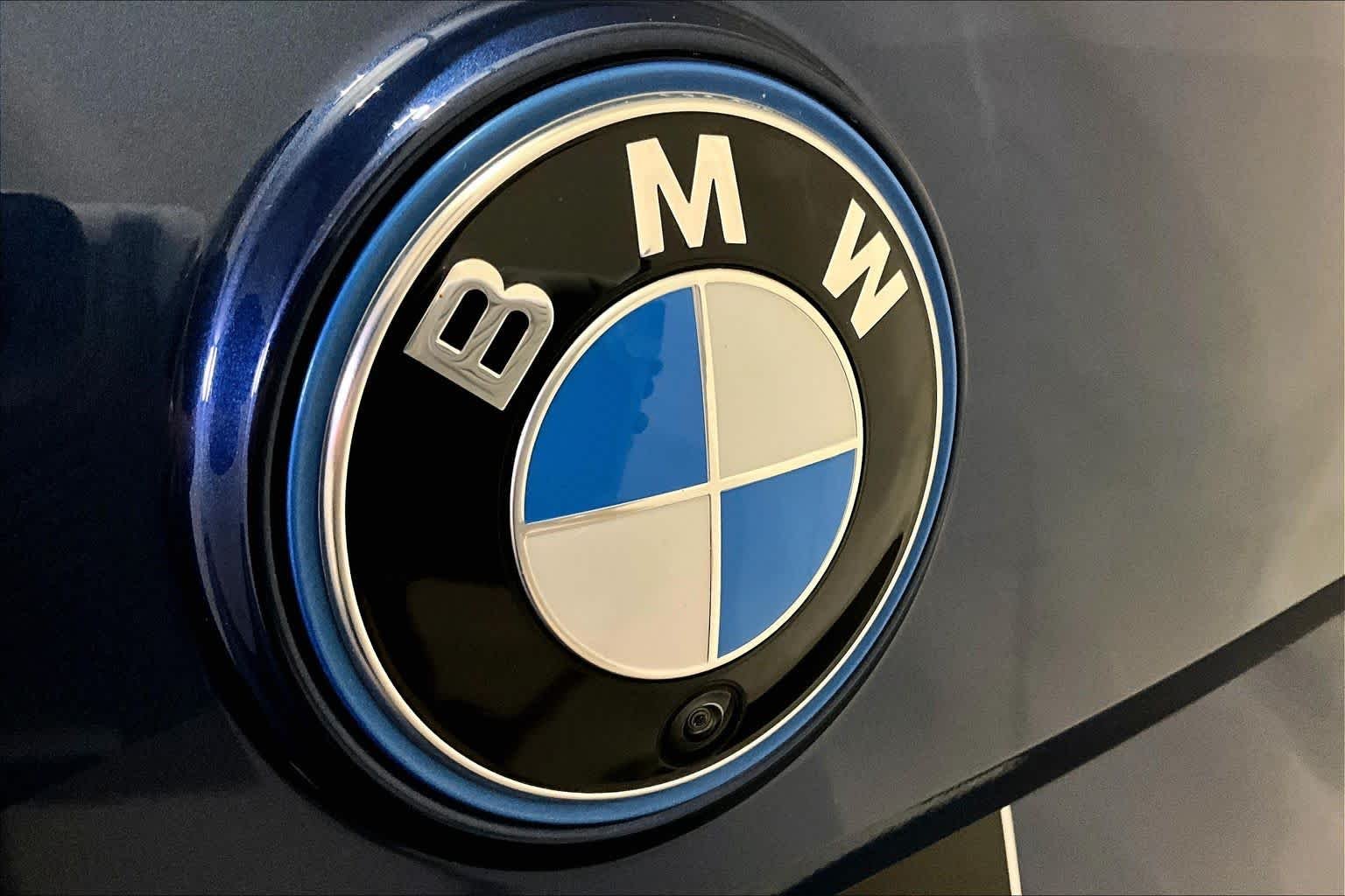Used 2024 Phytonic Blue Metallic BMW xDrive50 image 30
