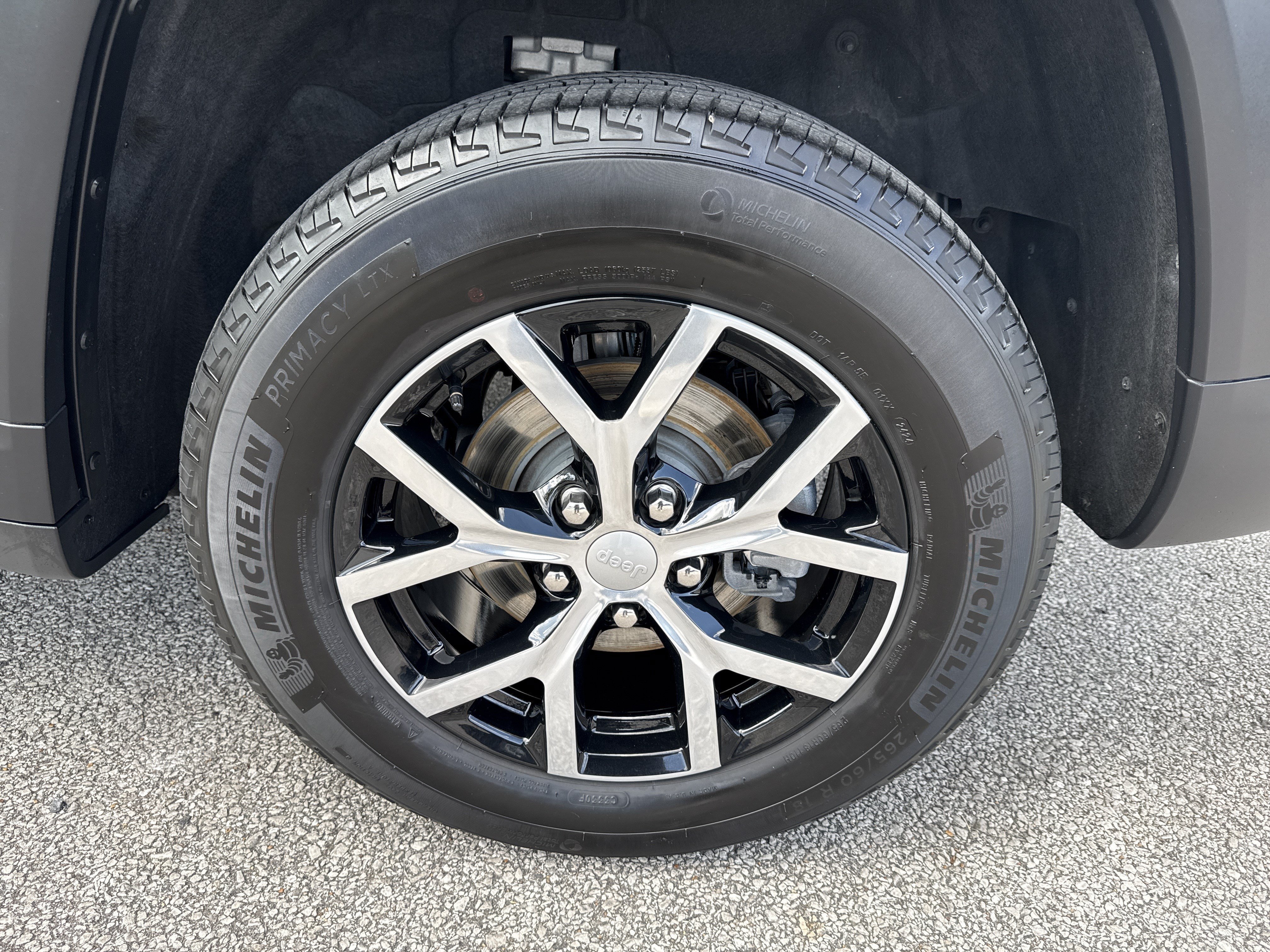 Used 2024 Baltic Gray Metallic Clearcoat Jeep Limited image 25