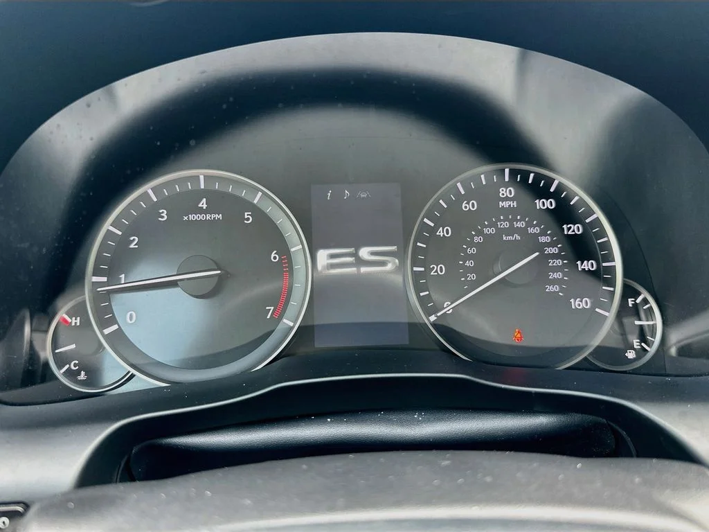 Used 2016 White Lexus 350 image 12