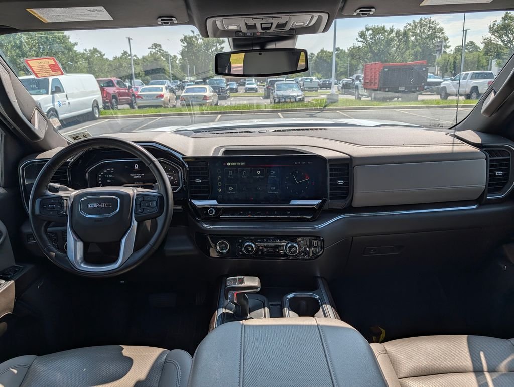 Used 2023 White GMC SLT image 2