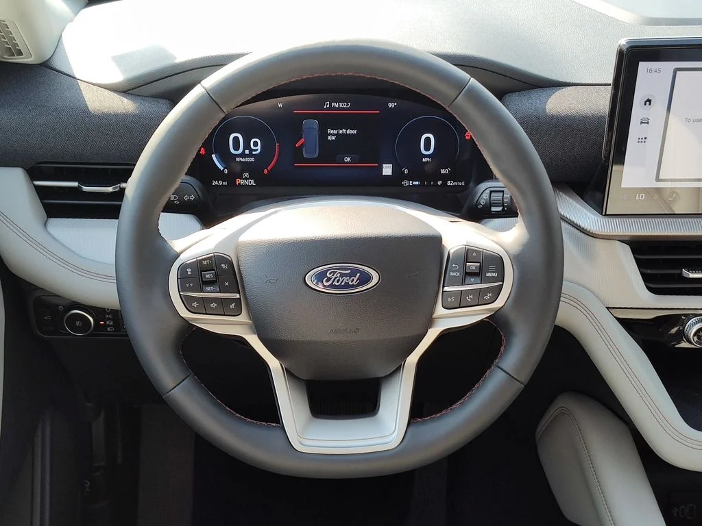 New 2026 Star White Metallic Tri-Coat Ford Active image 8