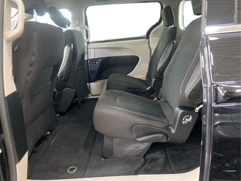 Used 2024 Black Chrysler LX image 8