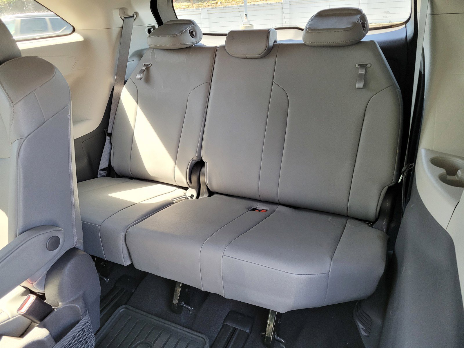 Used 2021  Toyota XLE image 13