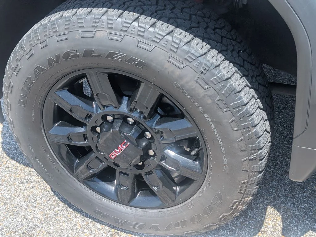 Used 2025 Silver GMC AT4 image 13