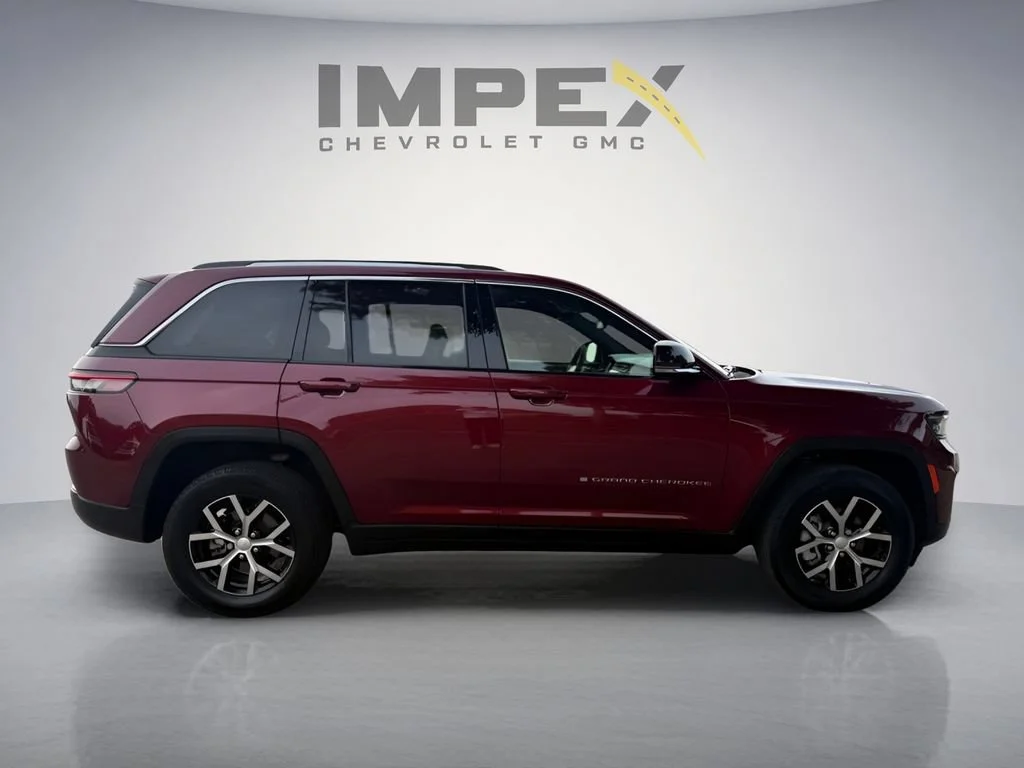 Used 2023 Red Jeep Limited image 6