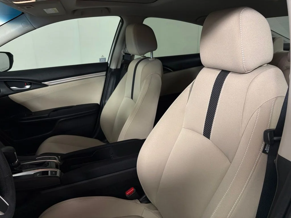 Used 2018  Honda EX image 17