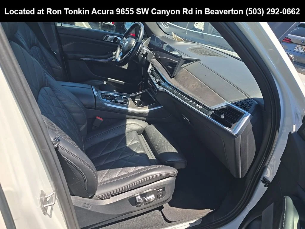 Used 2024 White BMW xDrive40i image 7