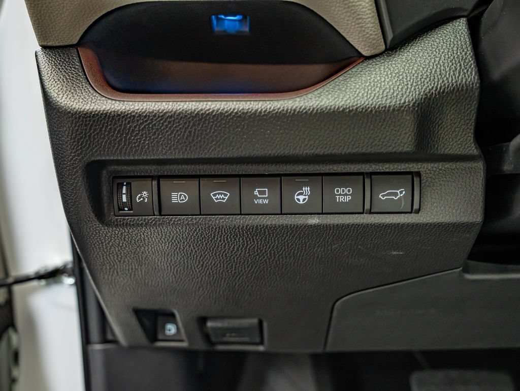 Used 2025 Pearl Toyota Limited image 20