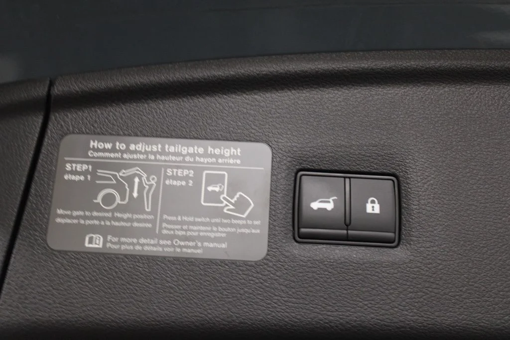 Certified Used 2025 Slate Gray INFINITI LUXE image 30