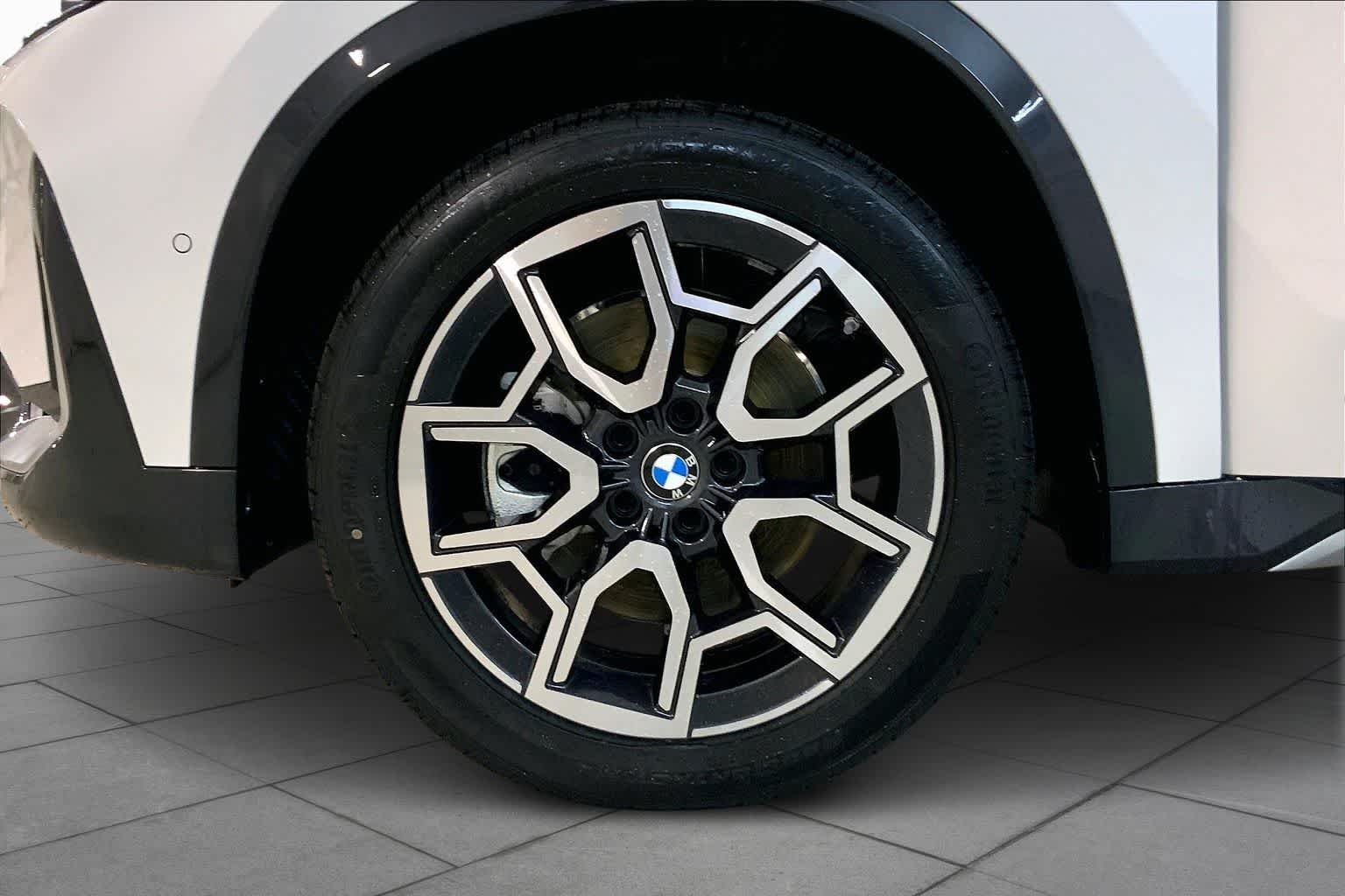 New 2026 Mineral White Metallic BMW xDrive28i image 11