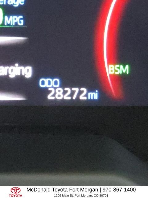 Used 2025 White Toyota XLE image 9
